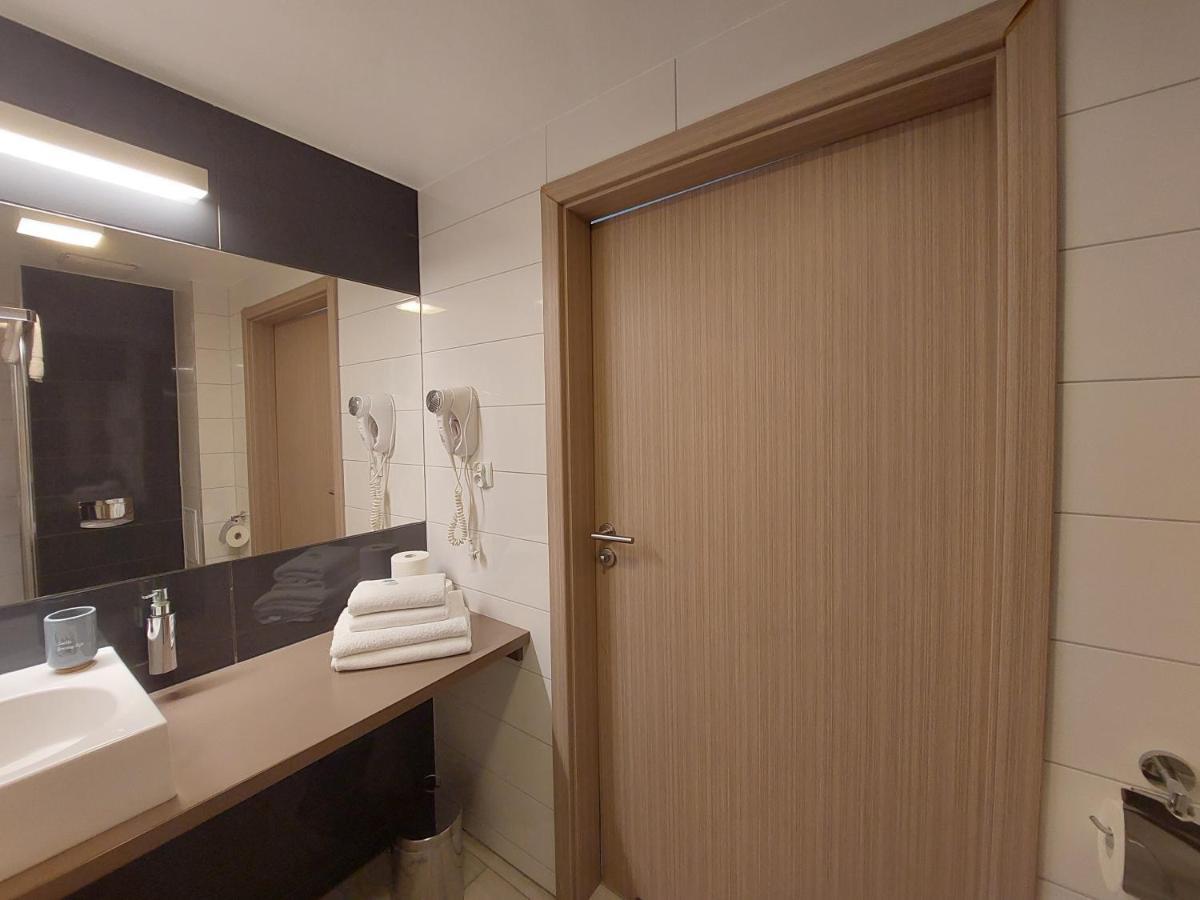 Apartament Sienna Czarna Gora Ischgl 18 ภายนอก รูปภาพ